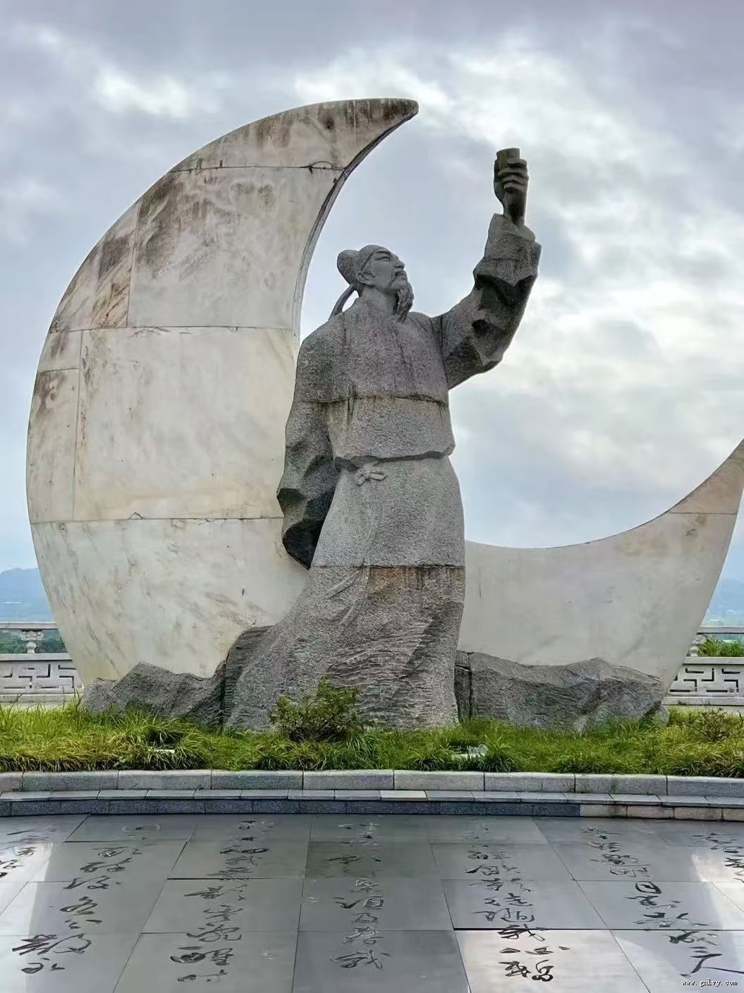 中国最牛的城市,建了14个火车站,3个高铁站和1座飞机场,还是诗仙李白的故 中国最牛的城市,建了14个火车站,3个高铁站和1座飞机场,还是诗仙李白的故