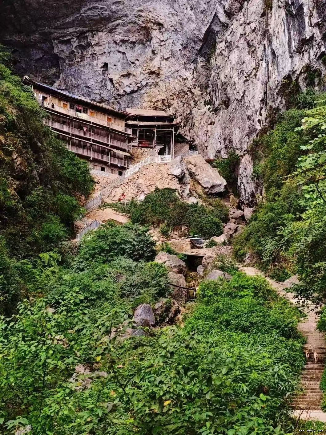 中国最牛的城市,建了14个火车站,3个高铁站和1座飞机场,还是诗仙李白的故 中国最牛的城市,建了14个火车站,3个高铁站和1座飞机场,还是诗仙李白的故