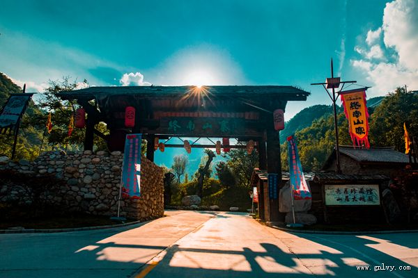 ��ɽˮ���� �ؾ���ζ��������֮��